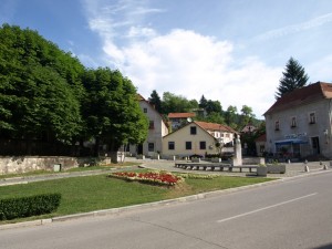 Današnji trg A. Mihanovića na mjestu nekadašnjeg sajmišta