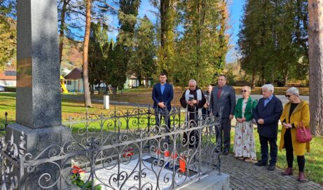 Uz blagdan Svih Svetih gradsko izaslanstvo položilo cvijeće i zapalilo svijeće