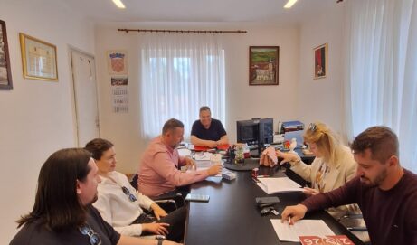 Uvođenje u posao izvođača radova uređenja dječjeg igrališta u Gredicama